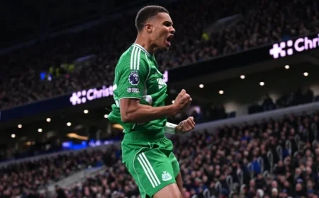 Jamie Redknapp: Alexander Isak Unintentionally Aids Malick Thiaw at Newcastle United