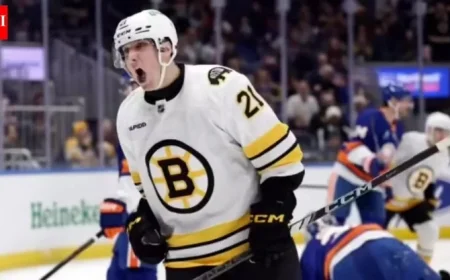 Leafs Prospect Alex Steeves Shines in Boston, Challenges Toronto’s Talent Judgment