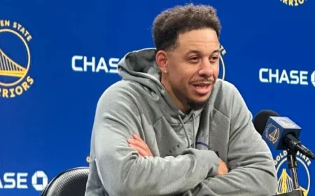 Seth Curry Returns to Warriors, Reunites with Brother Stephen