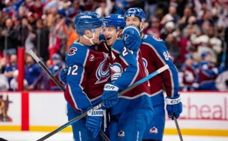MacKinnon’s 2 Goals Propel Avalanche Past Canucks, Extending Streak to 17 Games