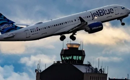 Senator Duckworth Urges $10,000 Bonus for Air Traffic Controllers, FAA Technicians