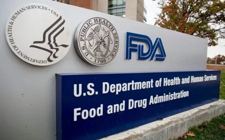 FDA Faces Turmoil as Top Regulator Resigns After 3 Weeks