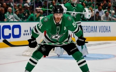 Seguin Faces Season End with Torn ACL Injury