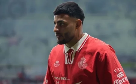 Alexis Vega Misses Monterrey Trip; Toluca Separates Physiotherapists