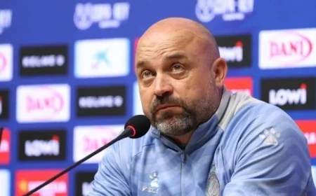 Manolo González on Claudio Giráldez: “Words Bind, Silence Liberates”