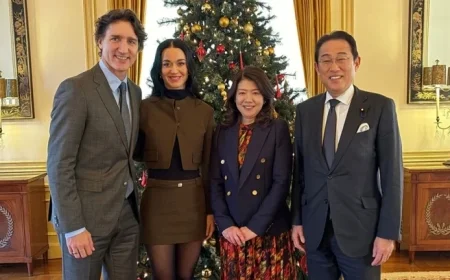 Katy Perry and Justin Trudeau Dine with Japan’s Ex-Prime Minister