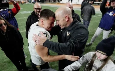 Carmelo Anthony Criticizes Clippers for Sending Chris Paul Home