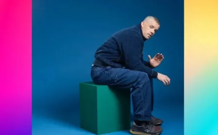 Russell Tovey Discusses Doctor Who, Dating, and London Pubs Passion