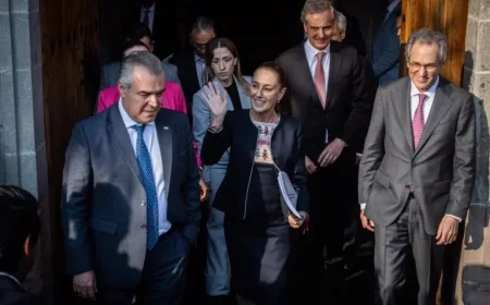 Sheinbaum’s Approval Up, Yet Government Challenges Emerge