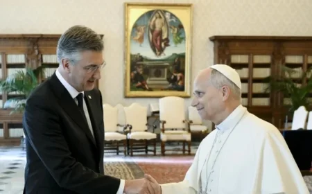 Pope Welcomes Croatian President to the Vatican Meeting