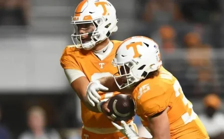 Ex-Tennessee Quarterback Set to Enter Transfer Portal