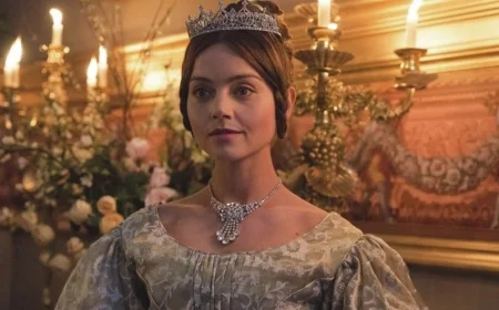 Queen Victoria in the headlines today: restored monument, royal heirloom cameo, and a fresh philatelic tribute