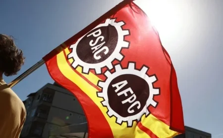 Hundreds of Federal Employees Warned of Job Cuts