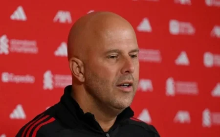 Arne Slot Discusses Leeds Match, Wirtz’s Form, and Isak Updates