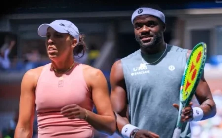 Keys Defeats Williams at Charlotte Invitational Exhibition