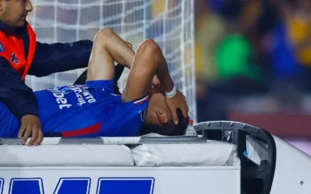 ‘Chiquete’ Orozco Exits Tigres vs Cruz Azul with Serious Injury