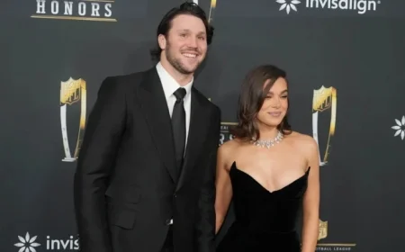 Hailee Steinfeld Flaunts Retro Bills Outfit Ahead of Josh Allen’s Snowy Bengals Game