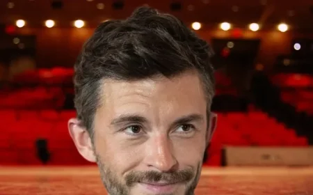 Jonathan Bailey Recalls Blaming Himself for Childhood Play Failure