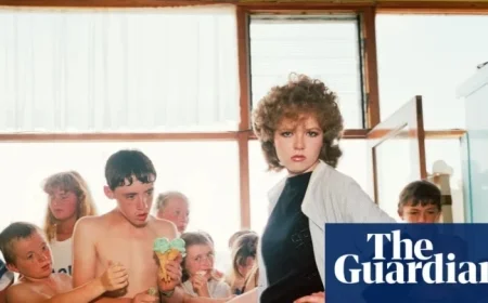 Martin Parr’s Iconic Photography Career Captured in Pictures