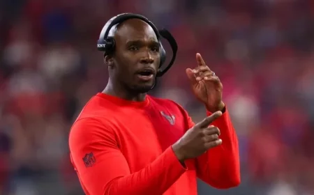 DeMeco Ryans Honors Andy Reid Before Texans-Chiefs Clash