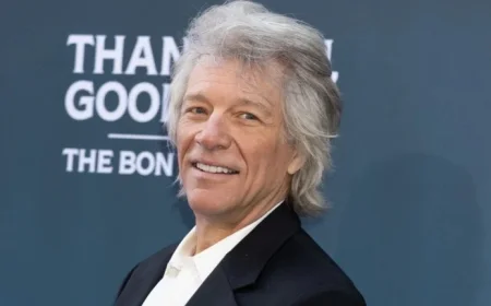 Jon Bon Jovi Revives Sentimental Christmas Tree Trend