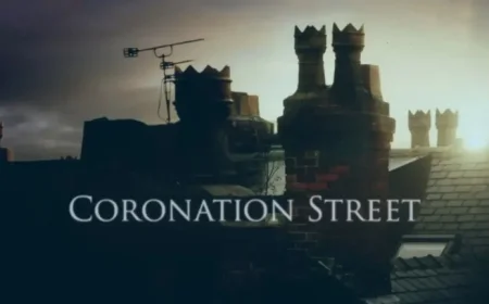 Coronation Street Star Secures Six-Figure Deal to Stay on Soap