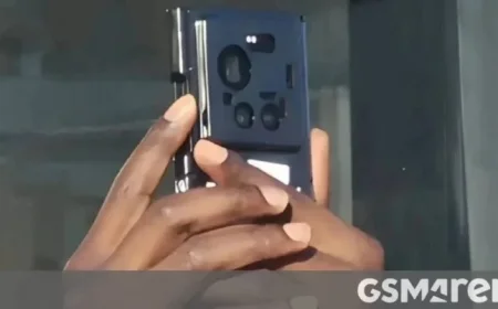 Xiaomi 17 Ultra’s Rear Cameras Revealed in Spy Shots with Case