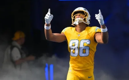 DraftKings MNF Tight End Strategy: Gadsden vs. Goedert Showdown Guide