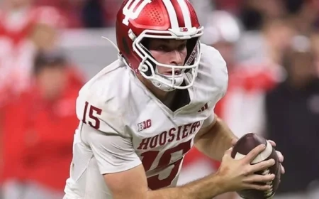 Notre Dame’s Love, Others Named Heisman Trophy Finalists