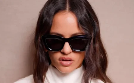 Rosalía Flees Interview Screaming After Cockroach Surprise