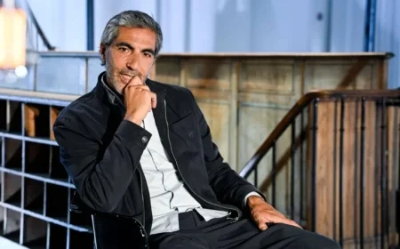 Feminists Interrupt Ary Abittan’s Show with Protest