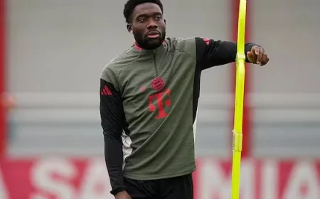 Alphonso Davies Returns to Bayern Munich Bench After 9-Month Knee Injury