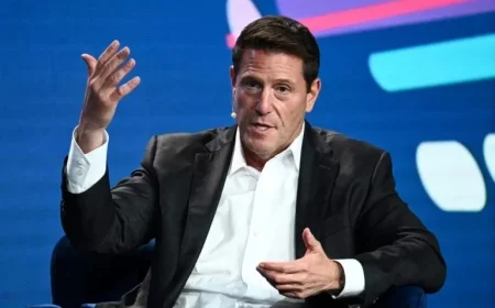 Kevin Mayer Predicts Paramount-Netflix Bidding Battle for Warner Bros. Discovery