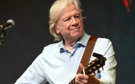 Justin Hayward Reflects on Surviving Fellow Moody Blues Members