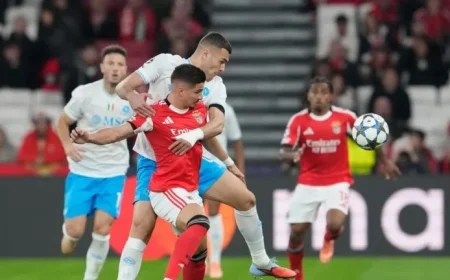 Benfica Leads 2-0 Against Napoli: Barreiro Scores, Outsmarts Rrahmani and Milinkovic-Savic