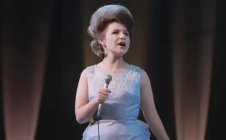 Brenda Lee’s 1984 TV Performance of Holiday Hit Evokes Timeless Christmas Joy