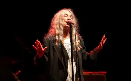 Patti Smith Quartet Rocks with Impactful Performance