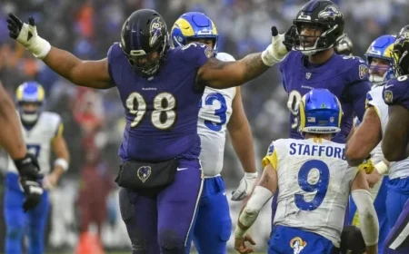 Ravens Extend Contract with Defensive Tackle Travis Jones