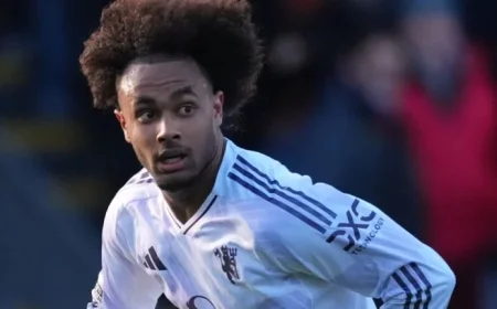 Man Utd’s Joshua Zirkzee Rejects Roma Interest, Prefers Old Trafford Stay