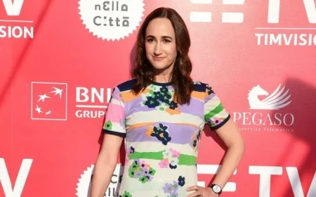 Bestselling ‘Shopaholic’ Author Sophie Kinsella Passes Away at 55