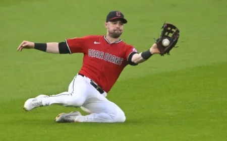 Royals Secure Lane Thomas Signing