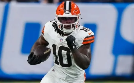 Week 15 NFL Fantasy 2025: Running Backs to Start or Sit