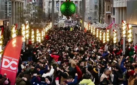 DC Sets World Record for Most Couples Kissing Under Mistletoe