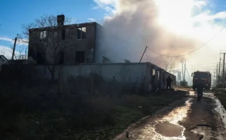 Russia, Ukraine Exchange Strikes; U.S., Europe Ready Peace Talks Resumption