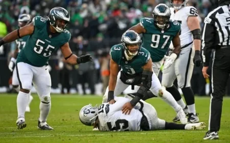 Eagles vs. Raiders Game: 10 Awards Honored