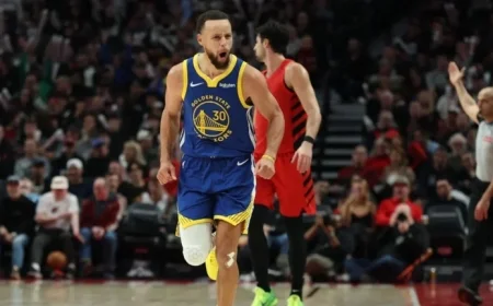 Steph Curry Sets New Record, Surpassing Michael Jordan