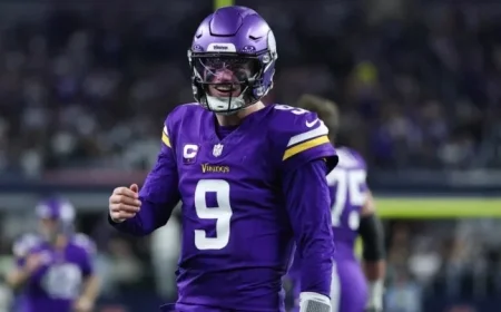 Cowboys Edge Vikings 20-17 in Third Quarter Sunday Night Football Update