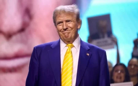 Leaked Oval Office Photo Reveals Unposted Trump Rant on Truth Social