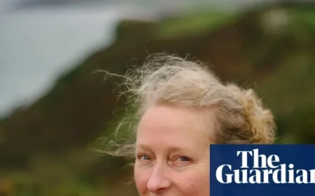 Raynor Winn Refutes Theft Allegations from Family Members