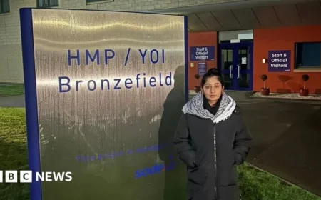 MP Zarah Sultana Protests to Support Hunger Striker Qesser Zuhrah